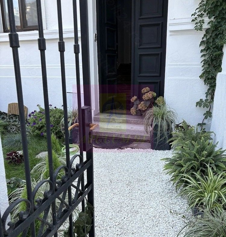 Proprietate deosebită în centrul istoric | 4 camere si mansardă
