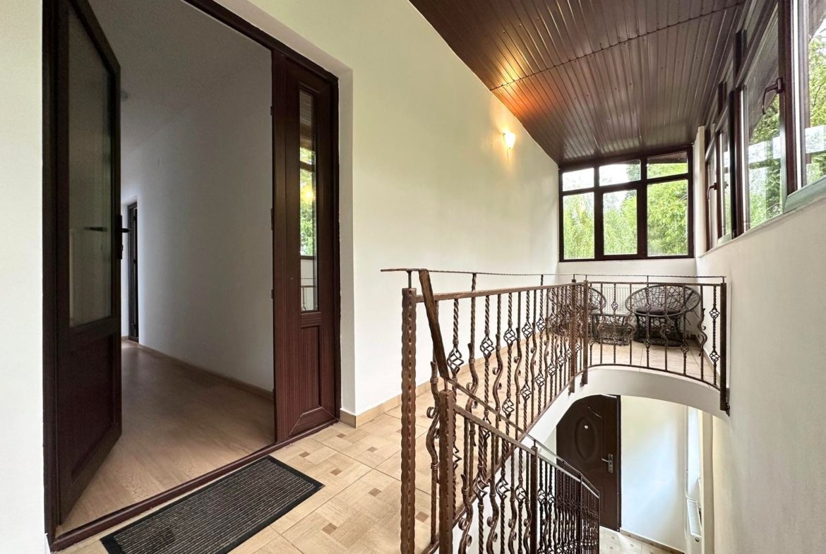 Inchiriere casă complet renovată cu 4 camere  Băneasa, Sector 1
