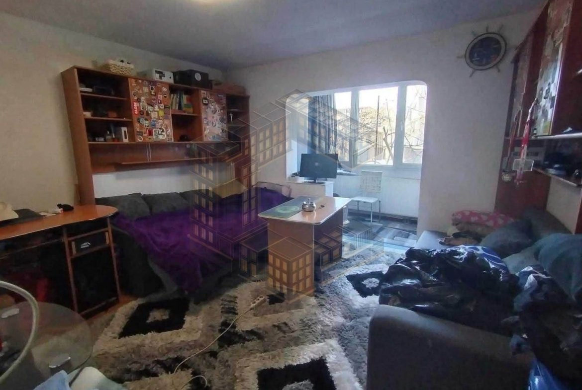 Apartament cu 3 camere, decomandat, centrala,de vânzare, Girocului
