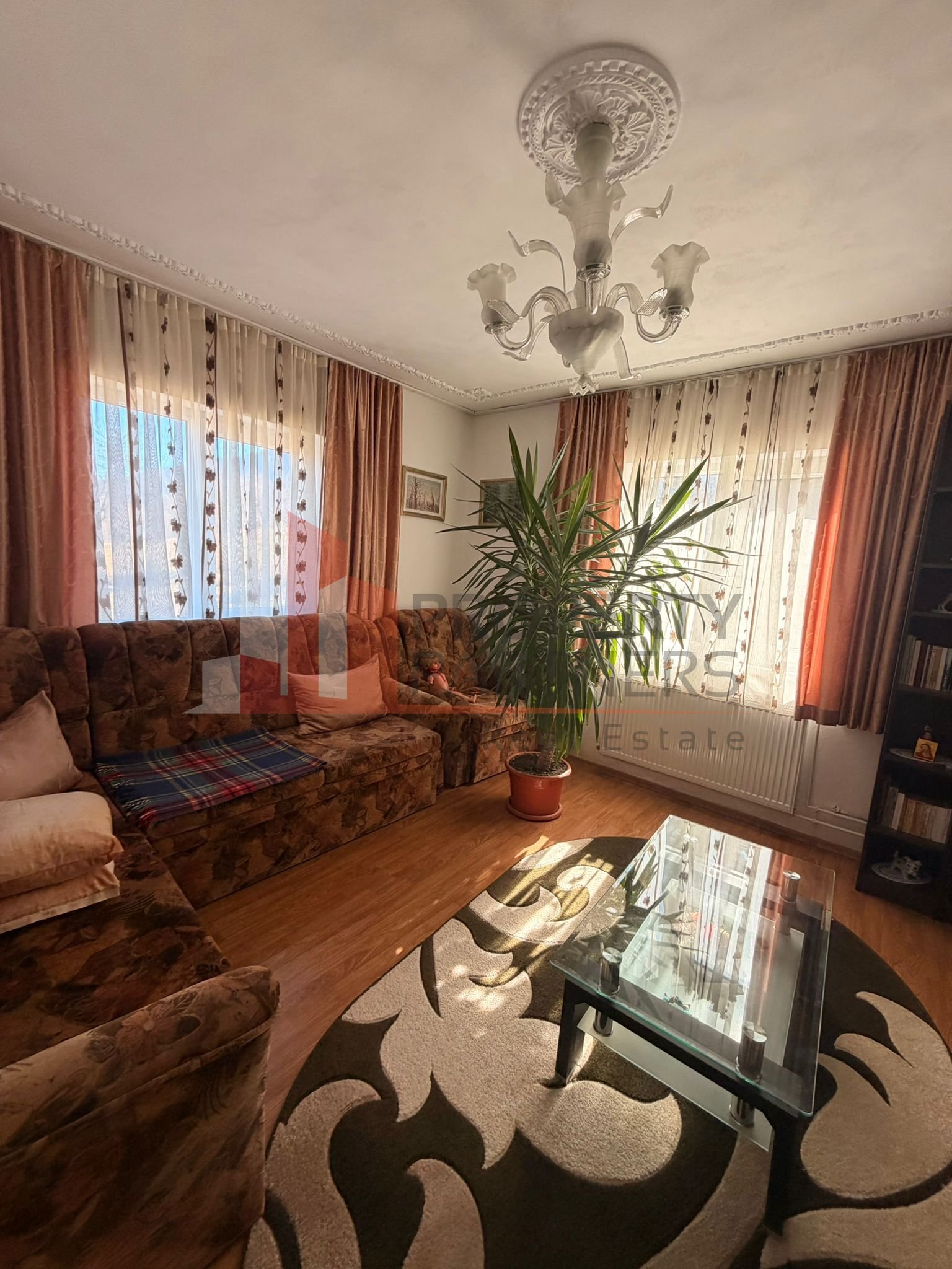 Casă tradițională cu 1800 mp teren  în Sohodol, Bran | Priveliște superba