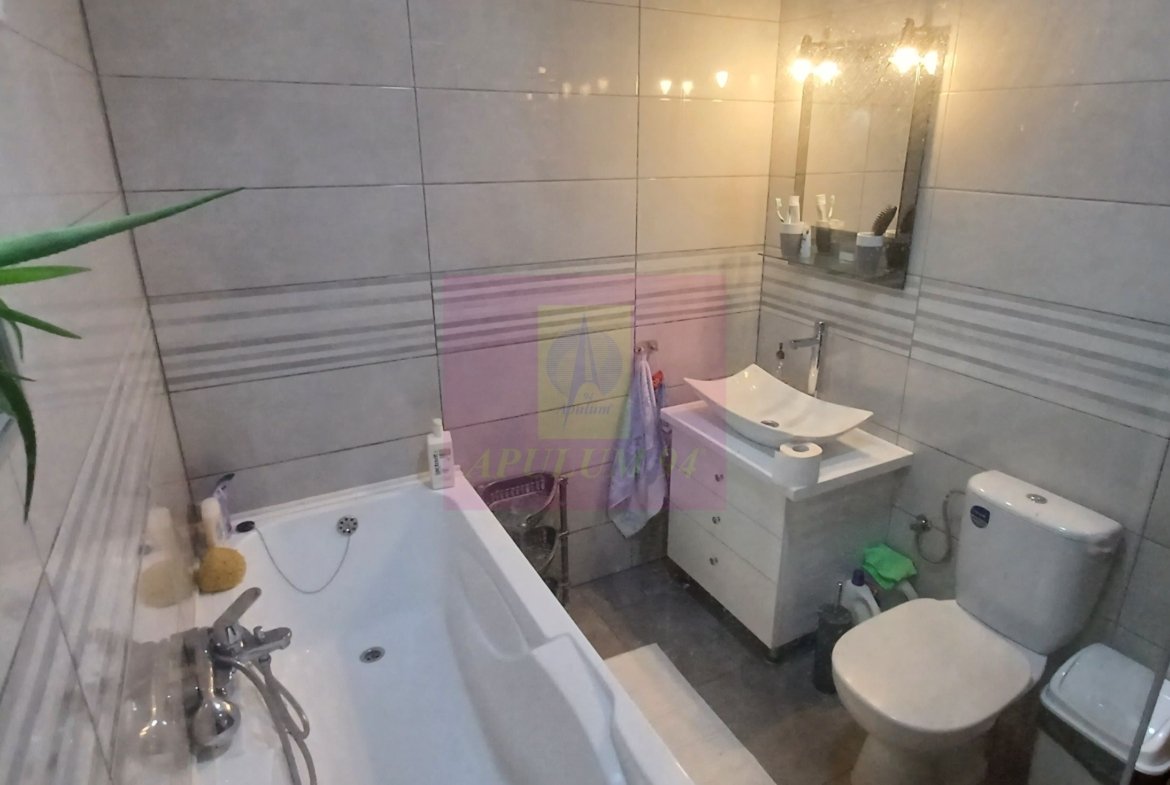 Sabareni, casa parter 145 mp, curte 1000 mp, mobilata, utilata