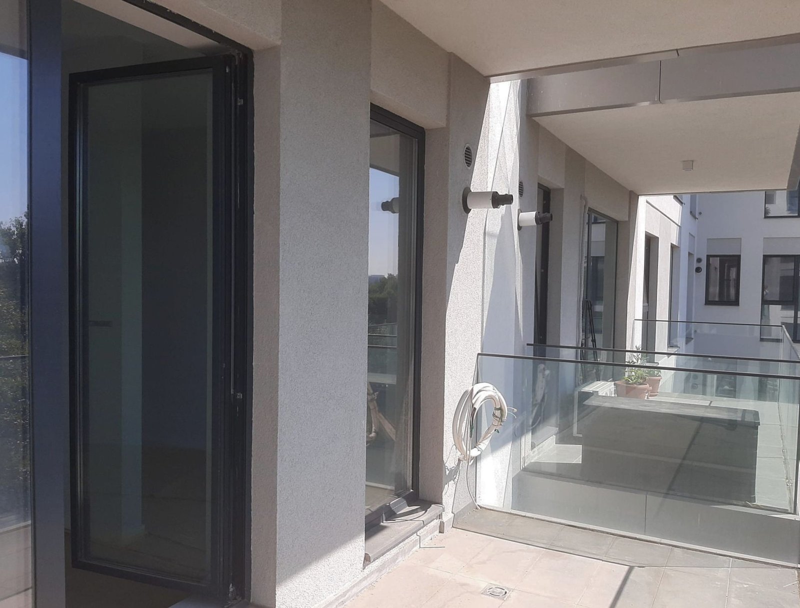 b88d0adc8aee46e99e1e94206ac66cfb Vanzare Apartament modern cu 2 camere etaj 3 langa Petrom City