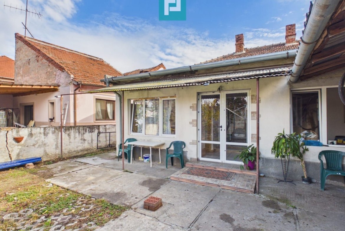 Casă individuală cu 4 camere, zona Centrală