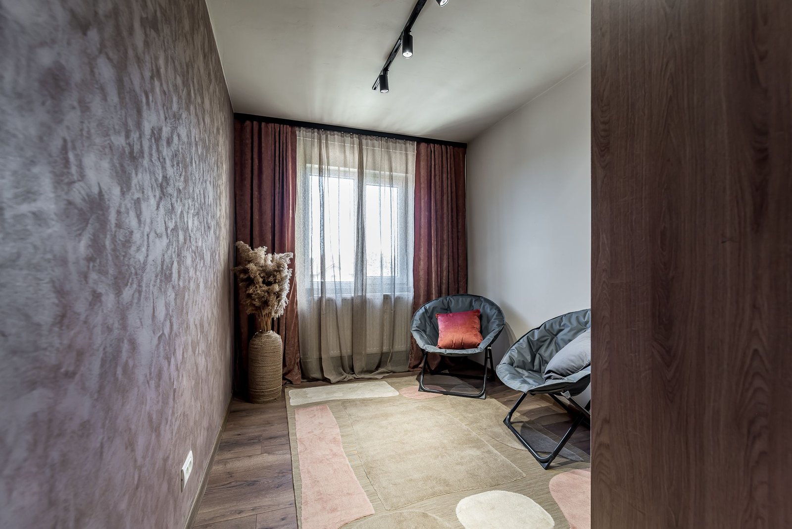b93dca62f7d24c008b8a1da762c5fac6 Apartament 3 camere finisat & mobilat premium, lângă faleza Mureșului