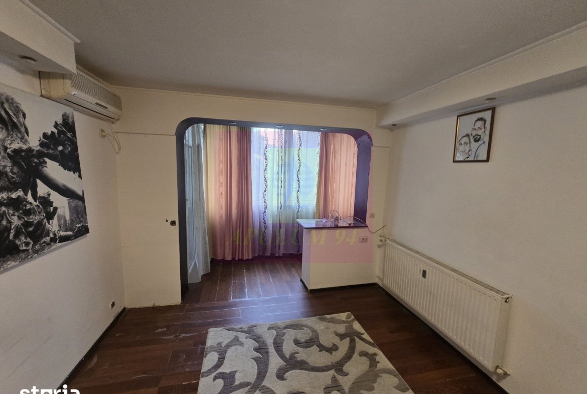 Vanzare 3 camere Titan