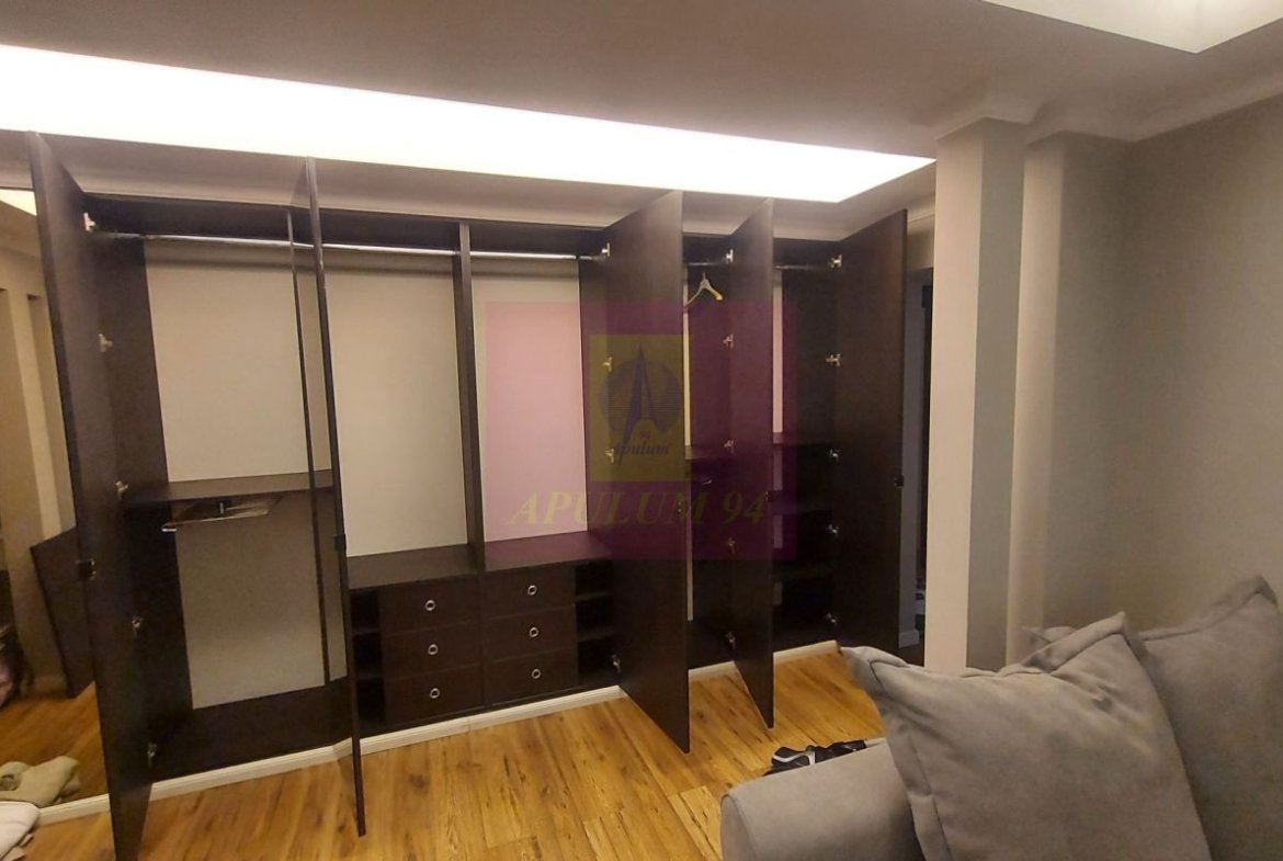 Vand apartament 3 camere Bd Libertatii