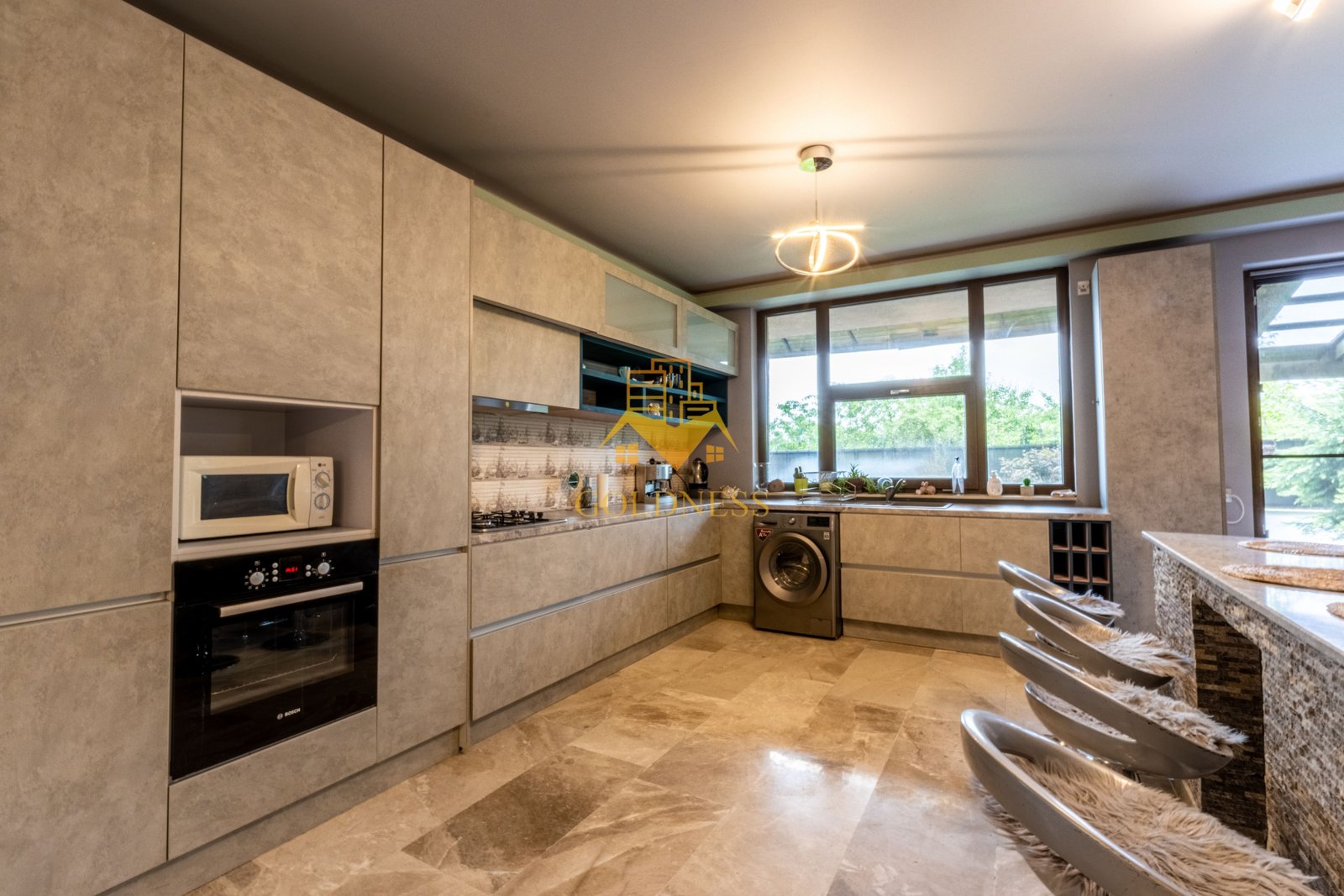 3 camere, 150mp,modern,parcare,gradina,terasa,Europa zona Calea Turzii