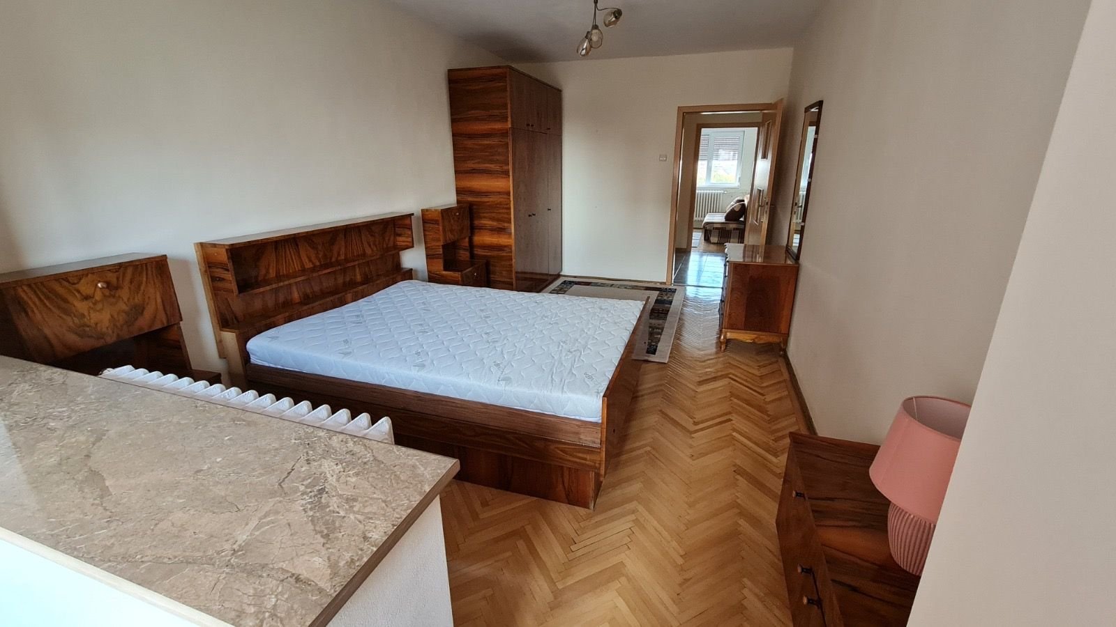 bdd1c7ba2f604c2aa1307db8d7b99a39 Apartament 3 camere | 65 mp | Centrală proprie | Boxă CF | Zona Olimpi