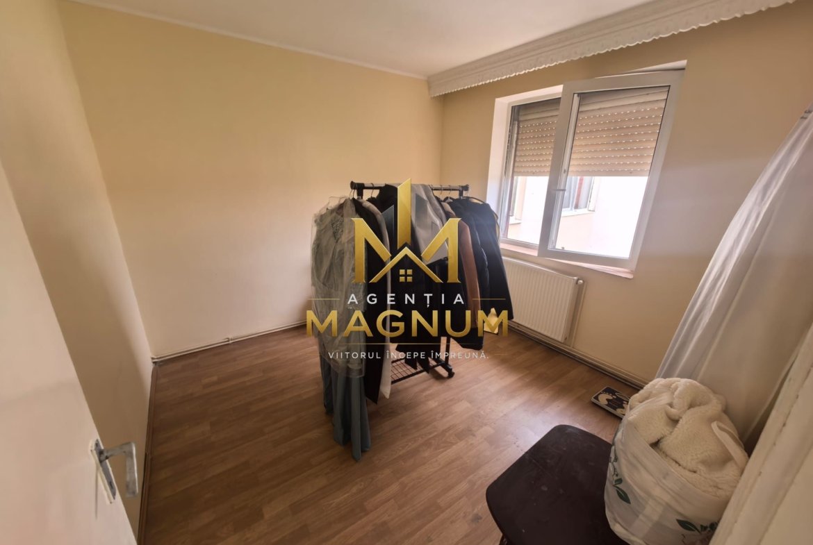 Apartament 3 camere de vânzare | Cuza Vodă | Zonă liniștită
