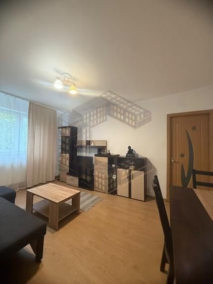 Apartament 2 camere, semidecomandat, centrala, de vanzare