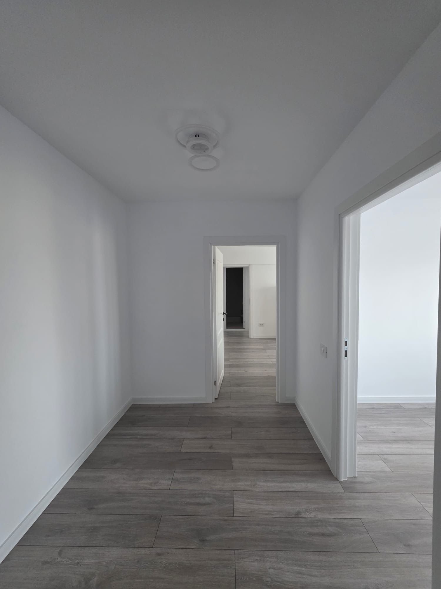 Apartament 3 camere de inchiriat