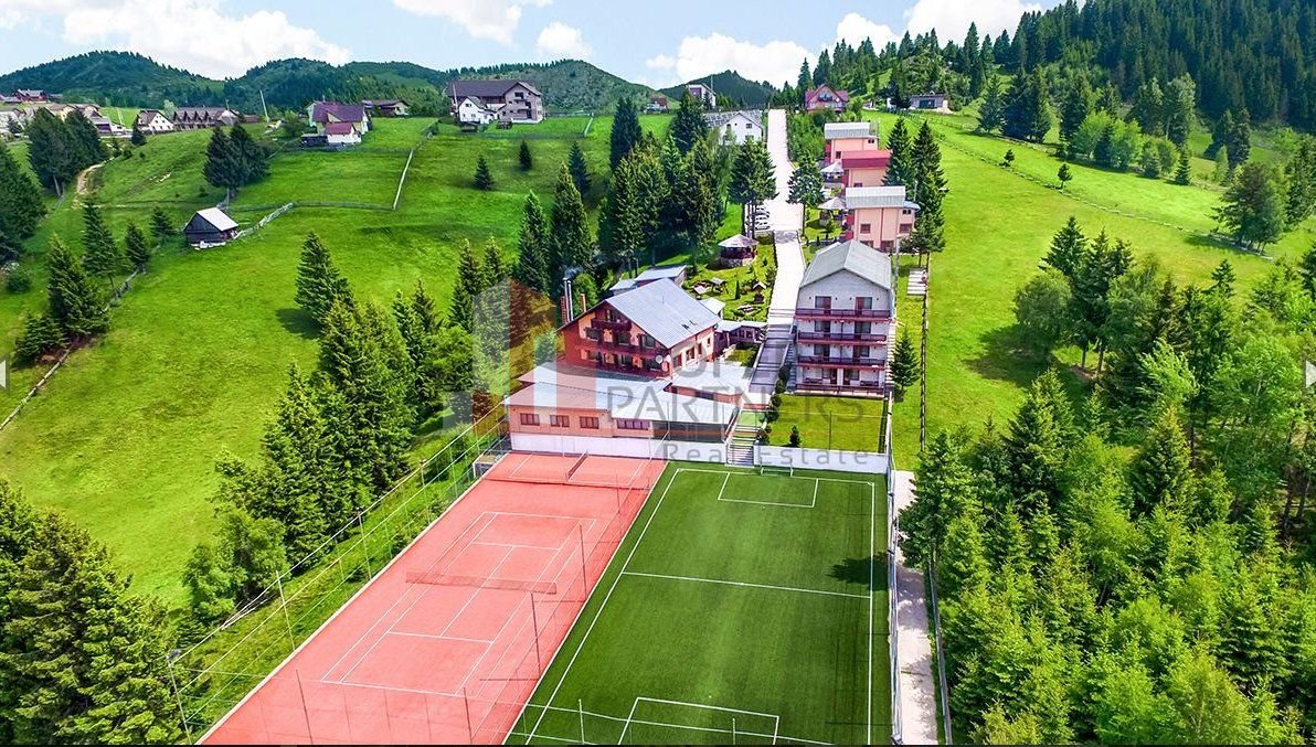 bf2420f0c61541c38d7efc4ed475bad4 Resort 4 Stele de Vânzare | Fundata Brașov | 45.000mp | 43 Unități |