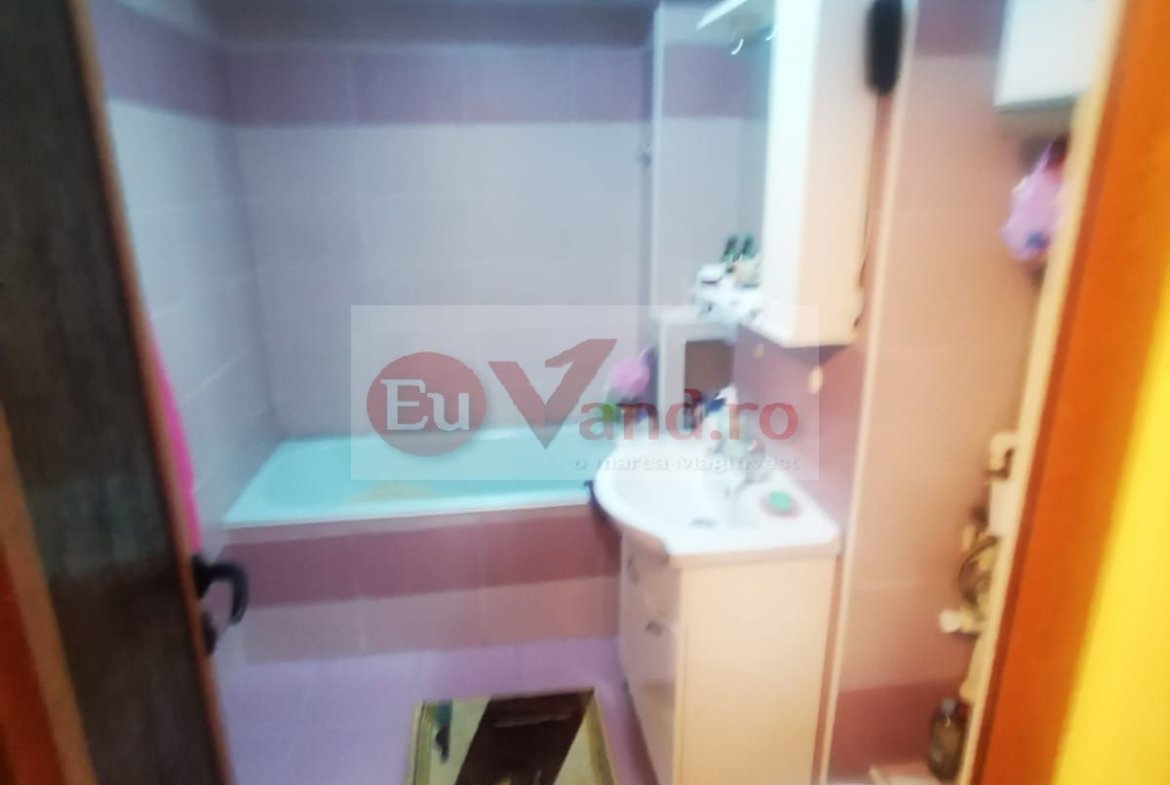 De vanzare aparatment cu 3 camere Mazepa 1, BR-uri, etaj 4/10, 98.000 E