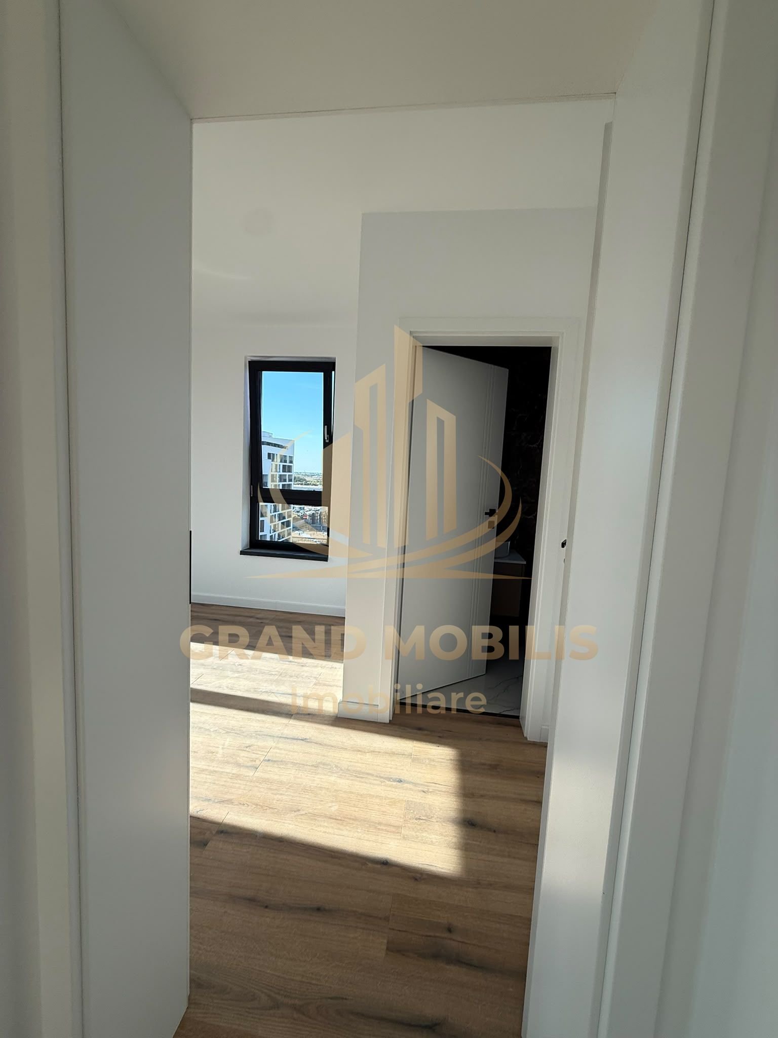 c033be6b76bd48cfb5aac447c3f3a938 Apartament cu 3 camere în Sol Residence Torontalului