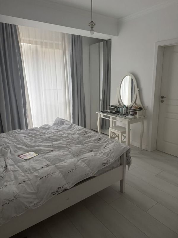 c069b68a2da84147bed5f1364ebad895 Vand apartament 3 camere in zona Aviatiei (parcare inclusa).