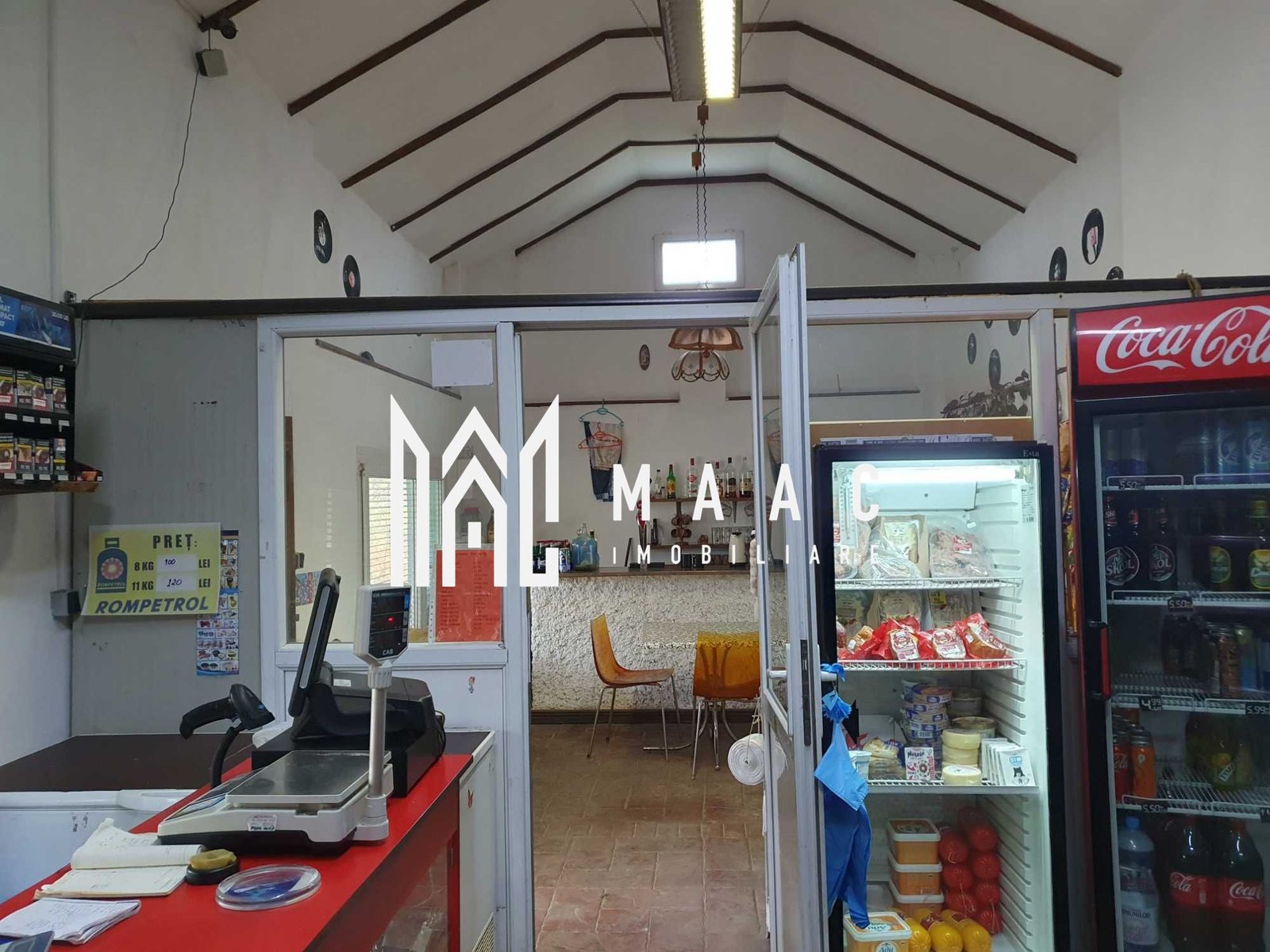 c0c4de62dddc4b538726294ca067aeca Vilă 4 camere de vânzare | Lădești | 140 mp | teren 1.823 mp