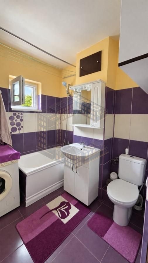 Apartament cu 3 camere, decomandat, centrala,etaj intermediar, Lipovei