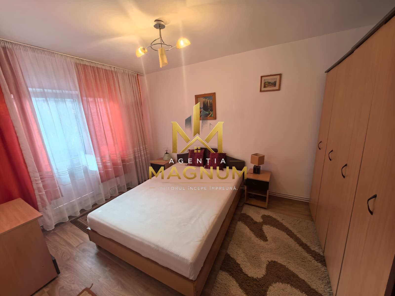 Apartament cu 3 camere de inchiriat