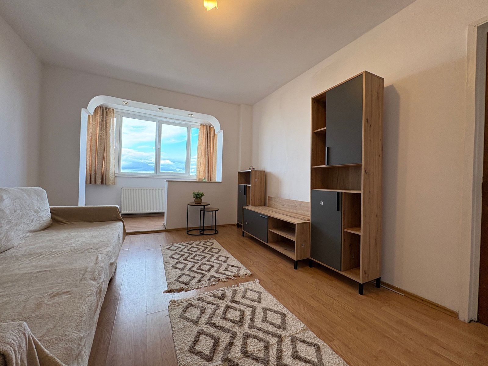 Apartament cu doua camere de inchiriat