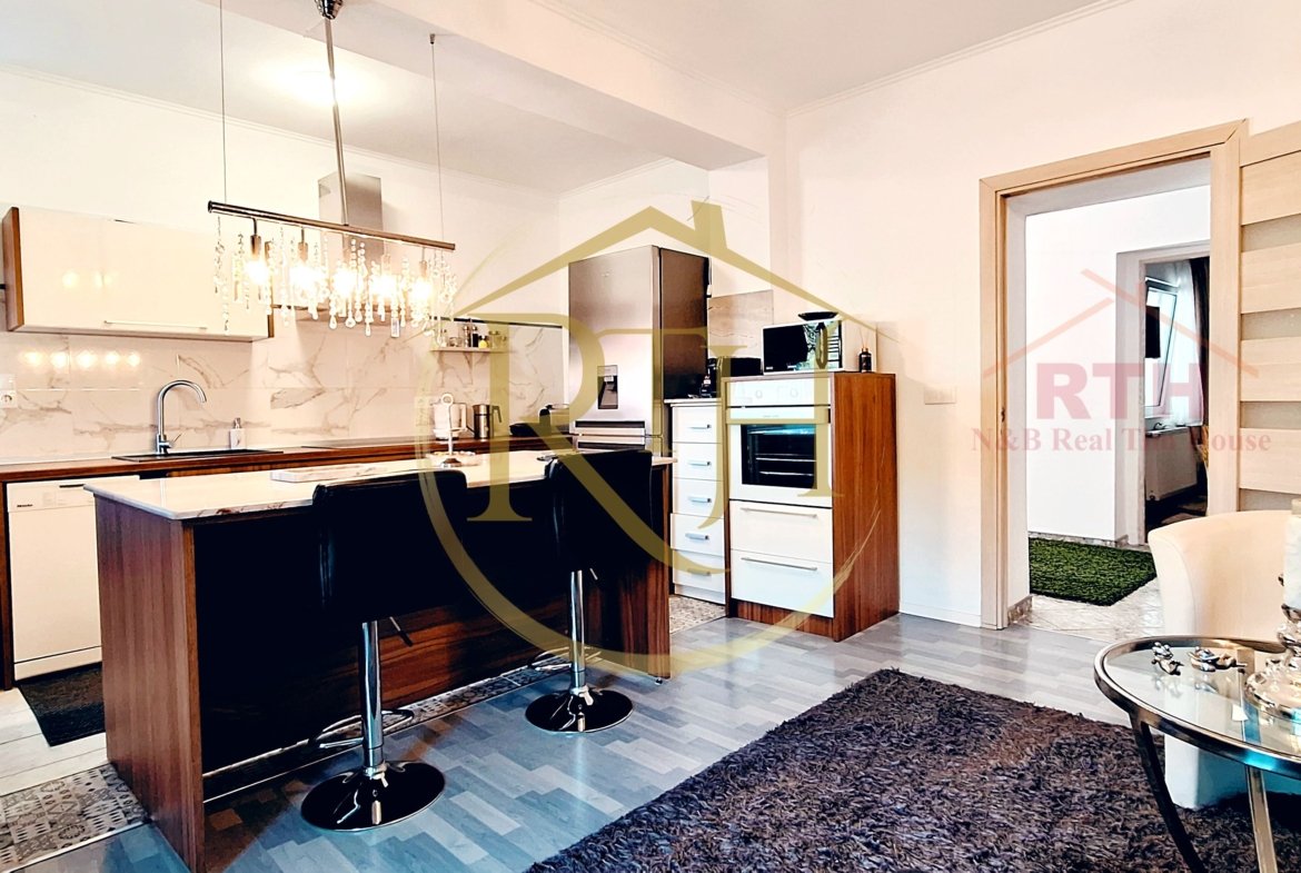 Oferim spre vanzare, proprietate deosebita, 7 camere, zona Modern