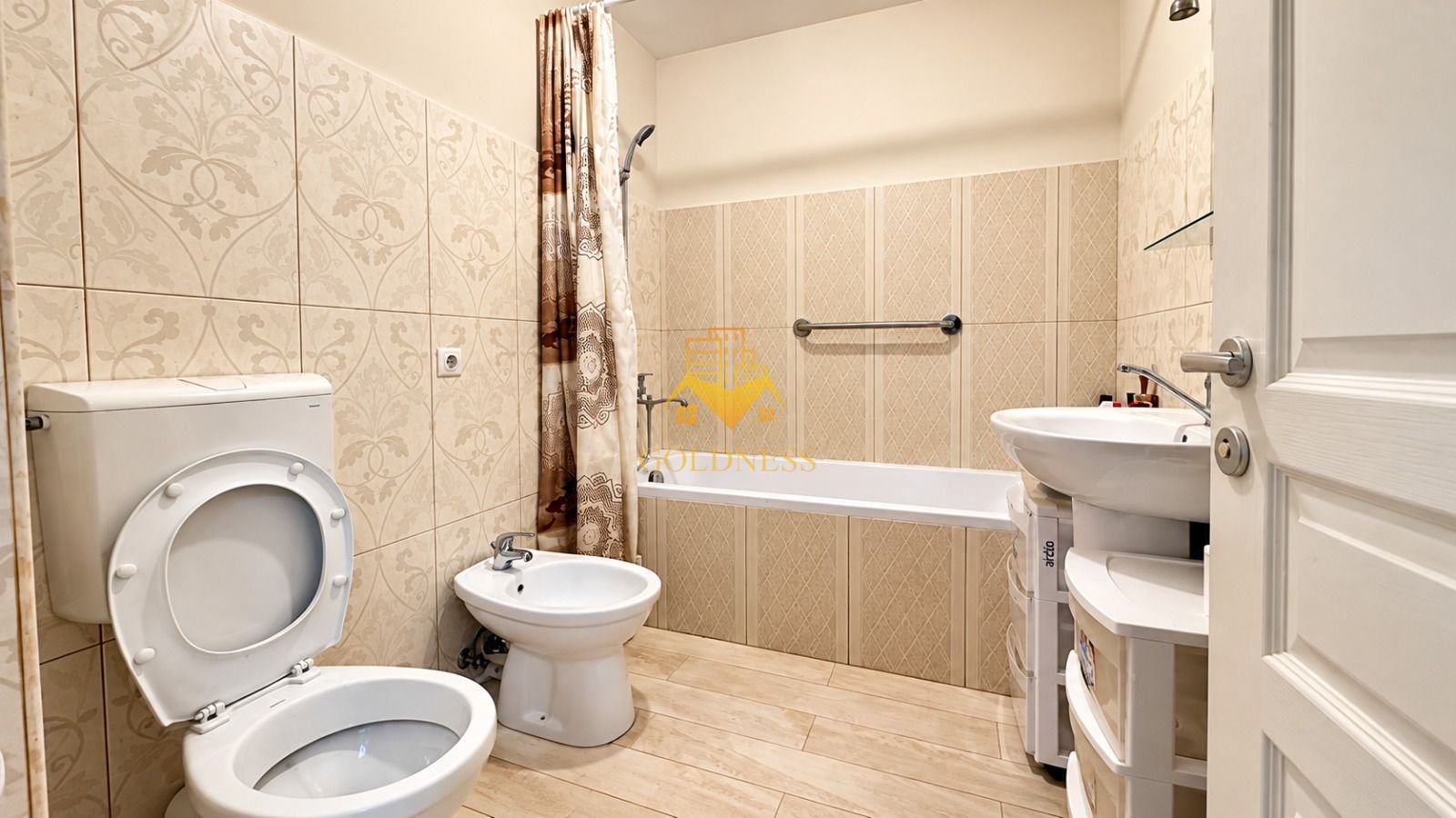 c2c1223d048b49d5aefee71225b7e0b7 2 camere, decomandate, modern, bloc nou, Calea Turzii Zona OMV, Leroy