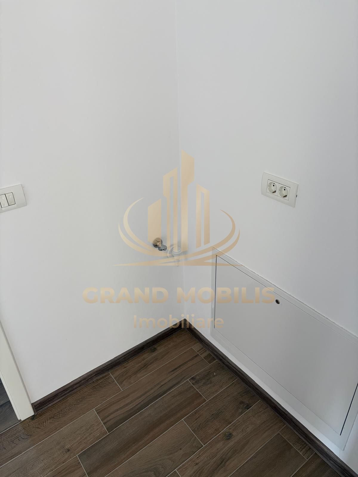 c30716fe116241dba293f967cb1dd312 Apartament tip SAD de vânzare –locație excelentă!
