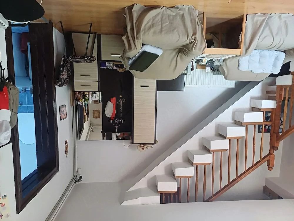 Casă 5 camere, curte și garaj în Complexul Studențesc din Timișoara