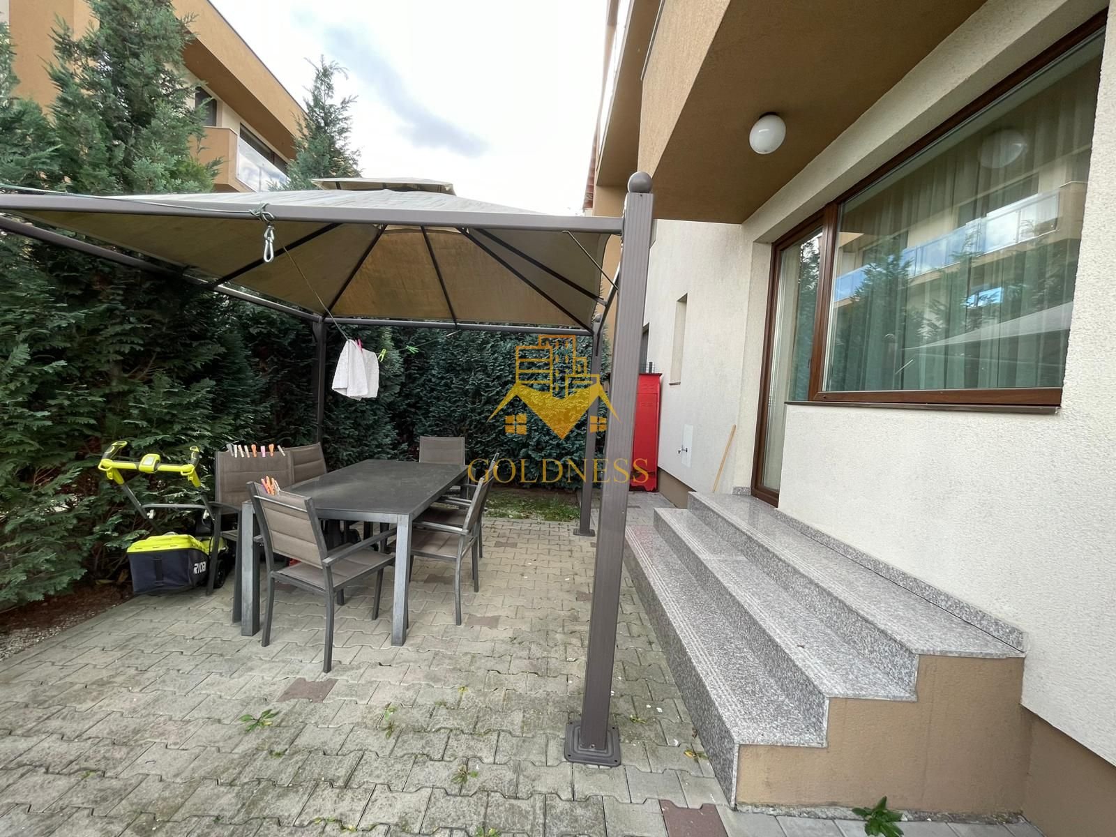 c3eabf6203e9468da15f8f526f481e42 2 camere, modern, parcare, gradina 110 mp Europa, Lumina, Pet-Friendly