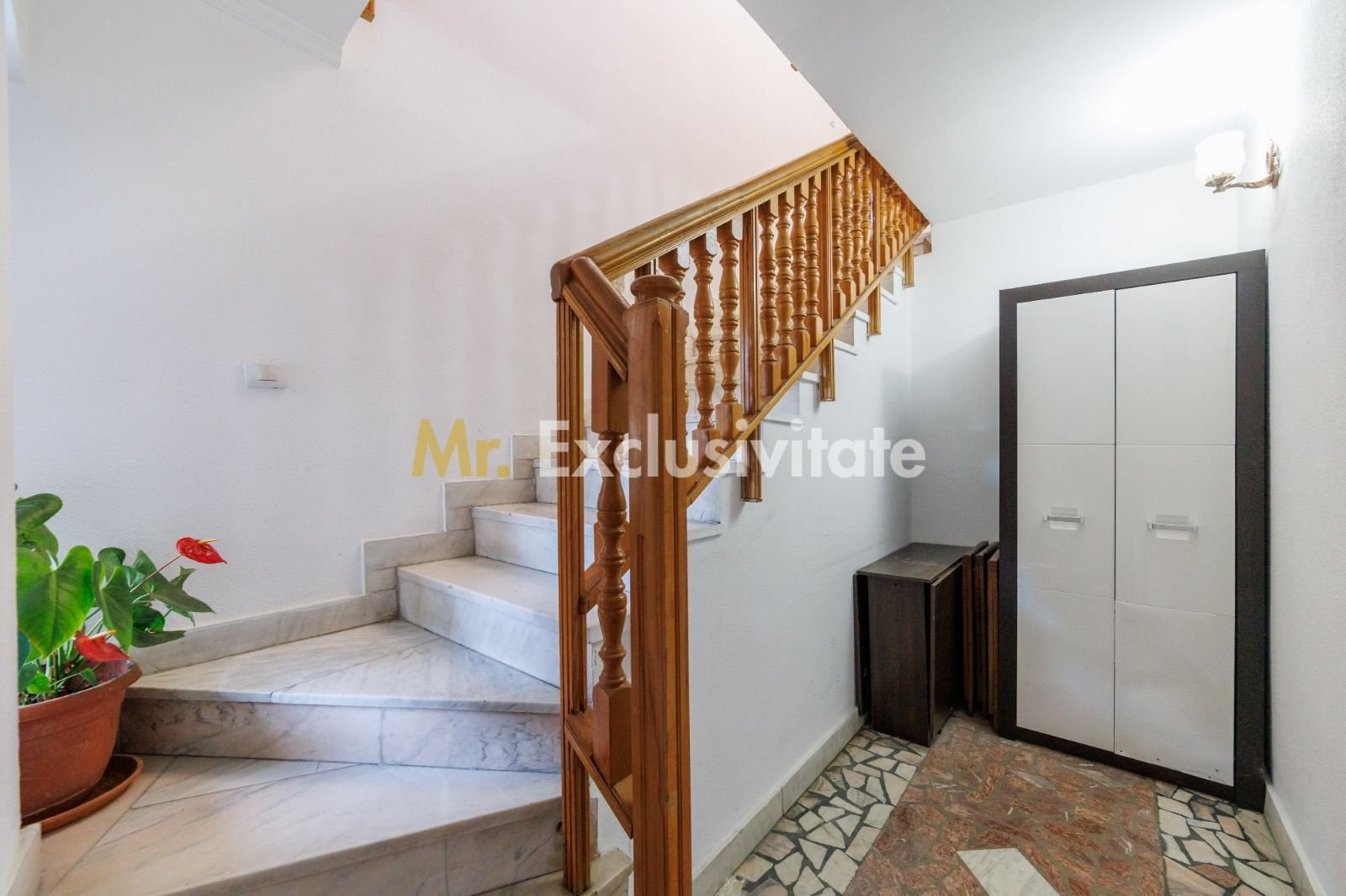 c50434769d644af0a12ccec360add61e DE INCHIRIAT – Apartament in vila – 2 camere – Str. Trivale