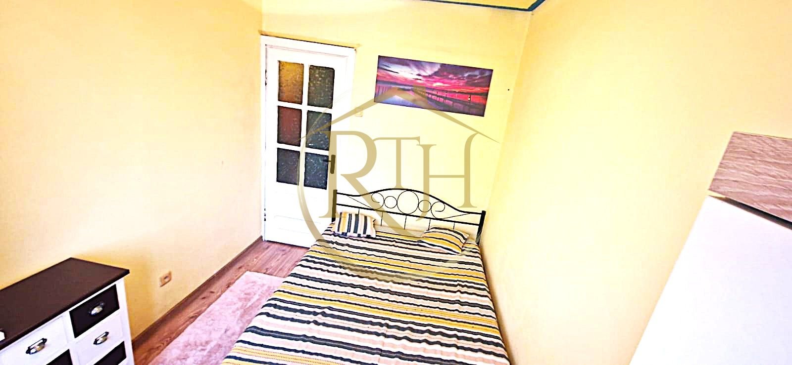 c54978e74bac4ae4a45e992daa204331 Vand apartament cu 4 camere in zona spitalul judetean,comision ,,0”