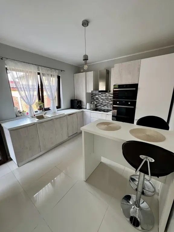 Casa individula ,teren 230 mp-Giroc ,Trandafirilor