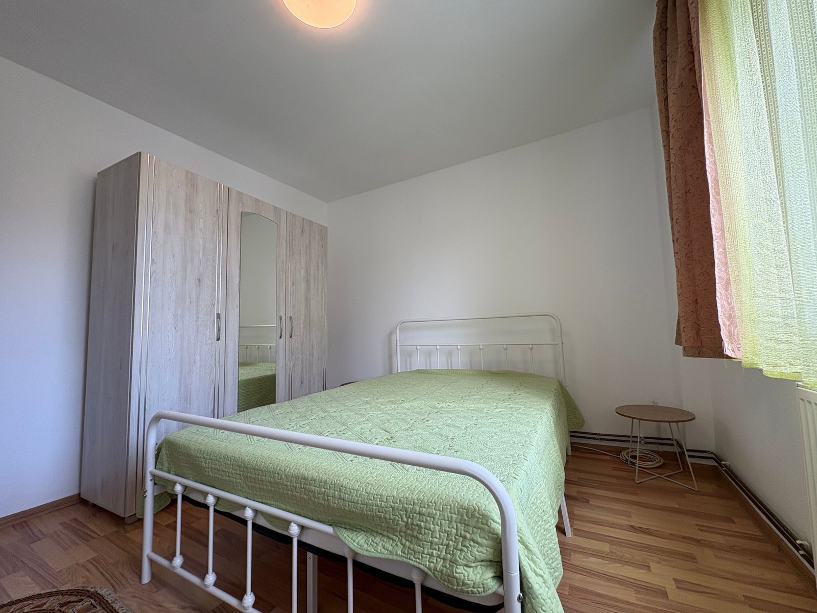 Apartament cu doua camere de inchiriat