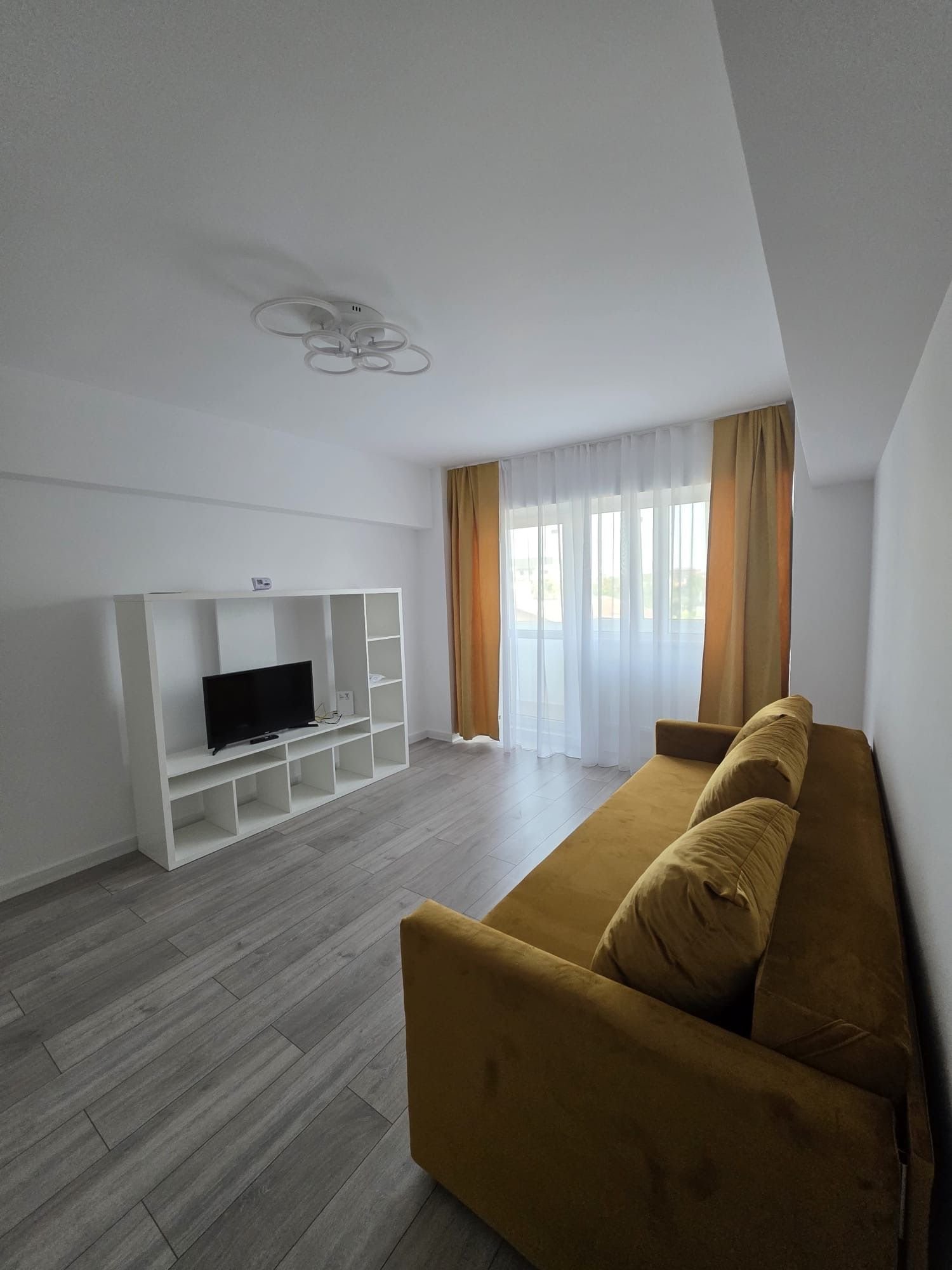 Apartament 3 camere de inchiriat