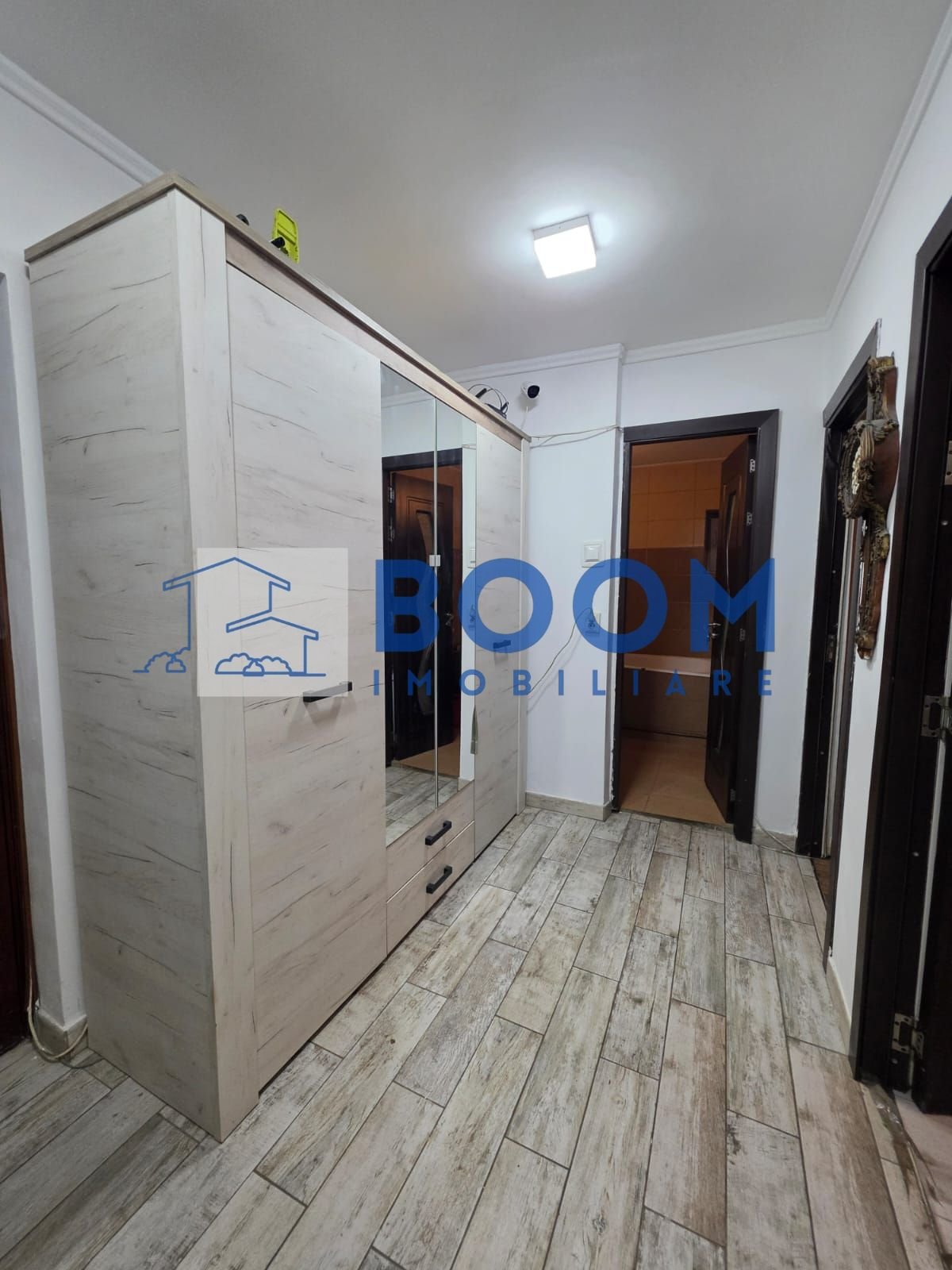 Apartament 3 camere Lenin Sud | Centrala Proprie | Etaj 3 | Boxa |