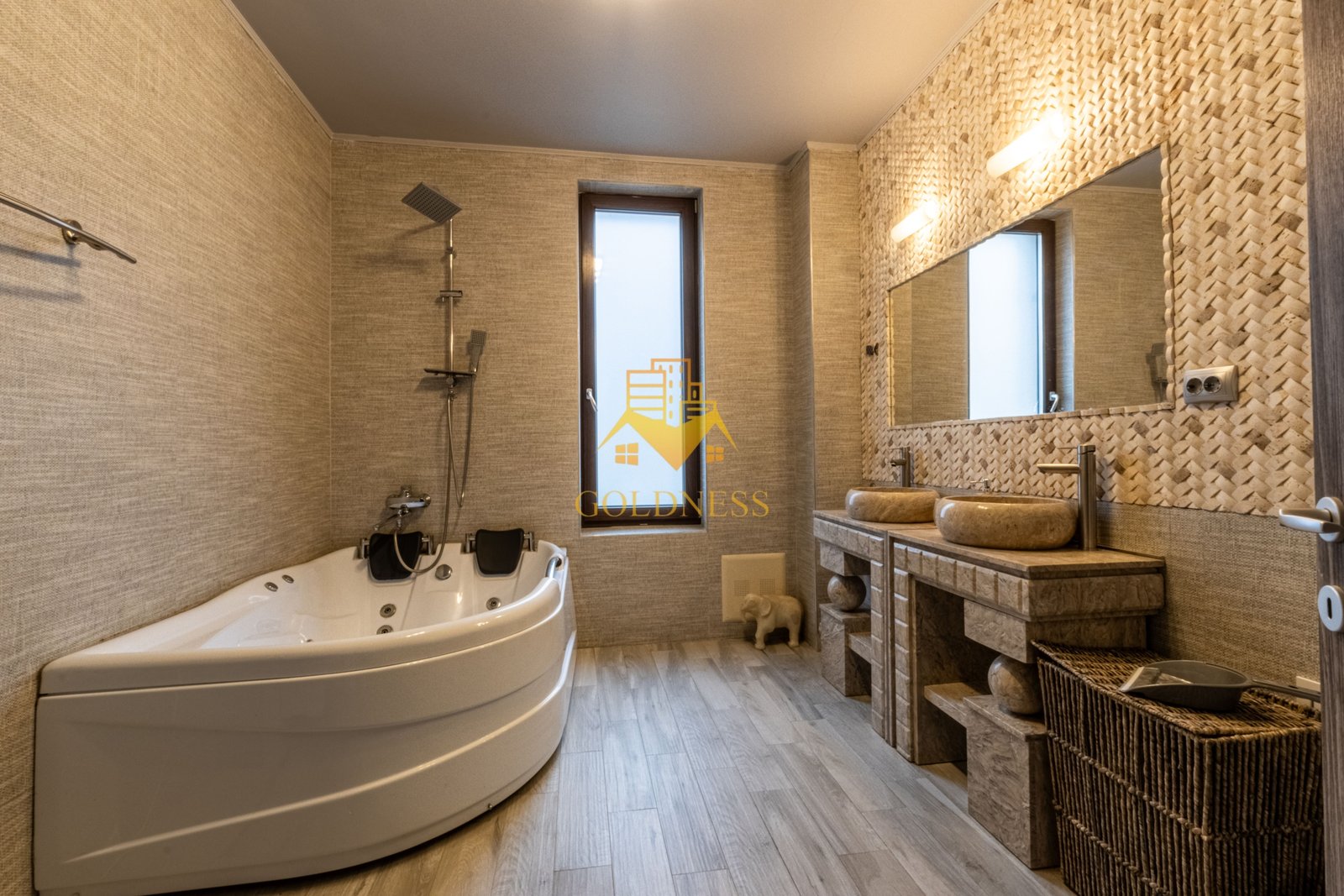 3 camere, 150mp,modern,parcare,gradina,terasa,Europa zona Calea Turzii