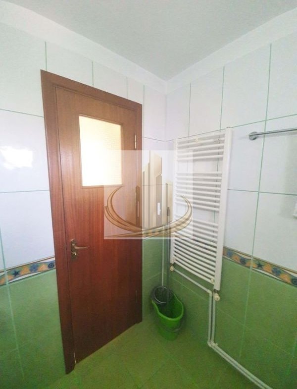 Apartament 2 camere semidecomandat cu parcare de resedinta