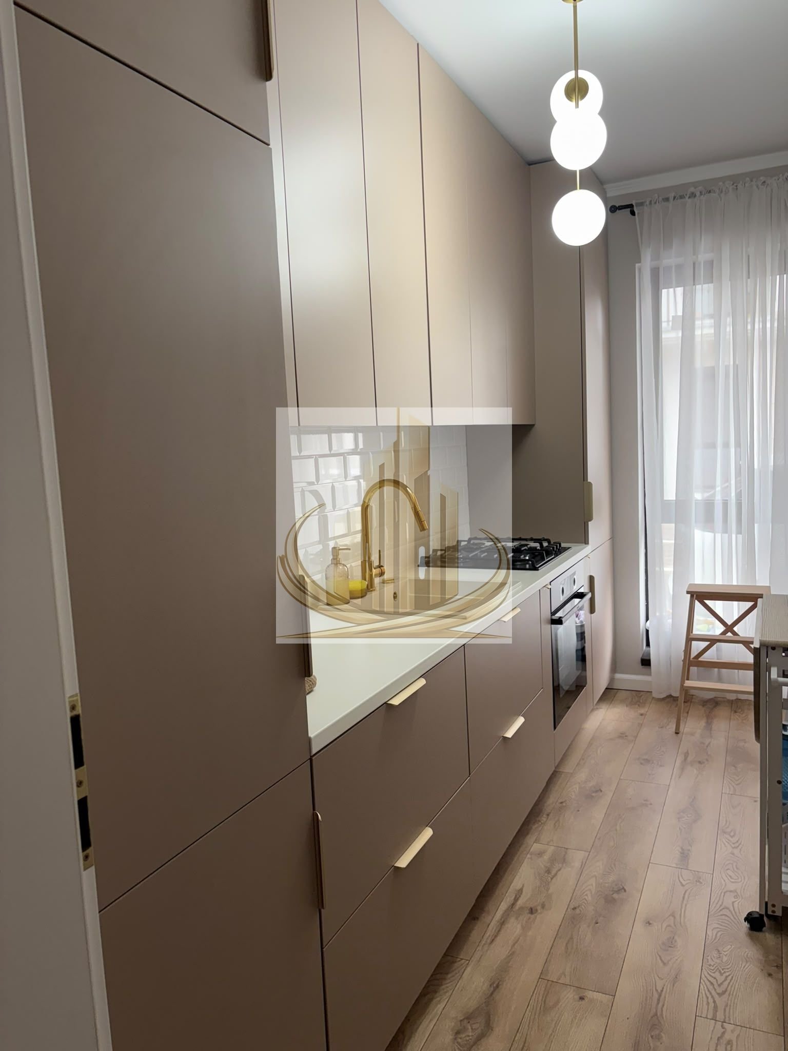 Apartament cu 2 camere, modern, cu parcare inclusă