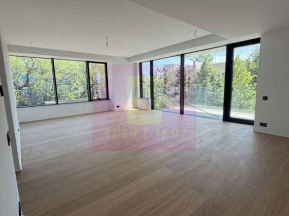 Apartament 4 camere ONE LAKE CLUB , LUX