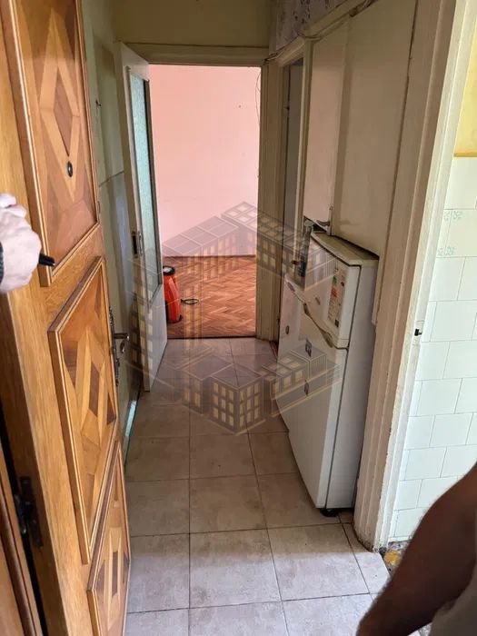 Apartament cu 2 camere, semidecomandat, zona Soarelui