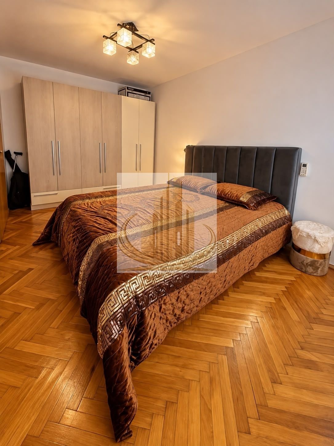 cdfe83dd6dc74c9e98c1c0bc443201ff Apartament cu 3 camere Calea Girocului