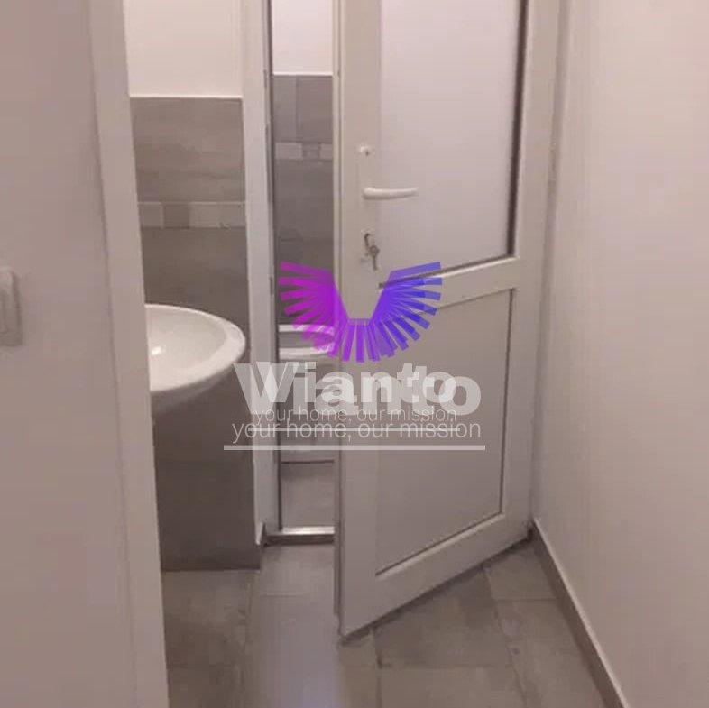 Închiriez clădire/spatiu comercial 4 etaje / Balea