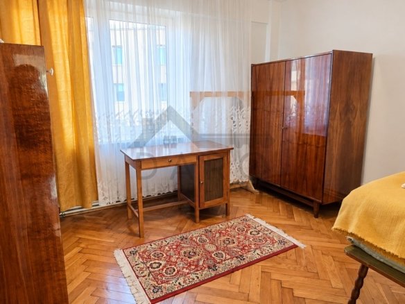 Vând apartament cu trei camere Tudor confort 1