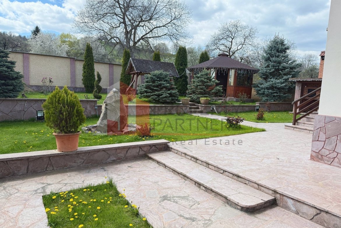 Casă 5 dormitoare + casă de oaspeți, priveliște Piatra Craiului, Sohodol-Bran