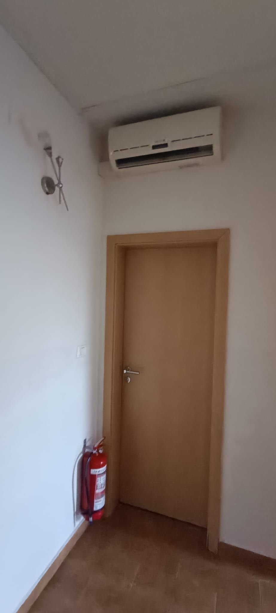 Casă versatilă 280 mp, teren 250 mp, 4 locuri parcare în Timișoara
