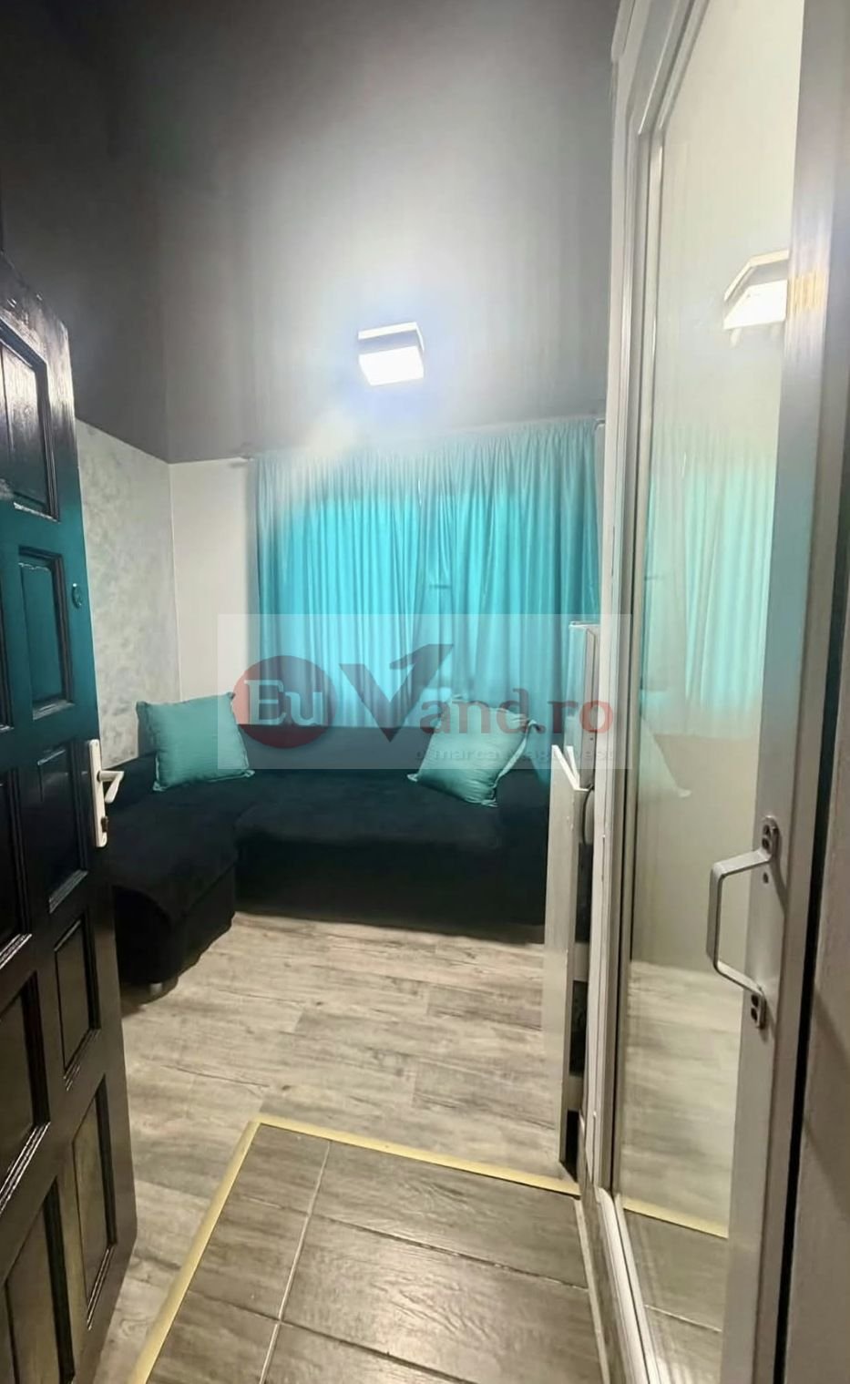 d03b555c34fa4e9686e79b14bd17474f De vanzare garsoniera renovata, etaj 3, Gara, 17.900 euro