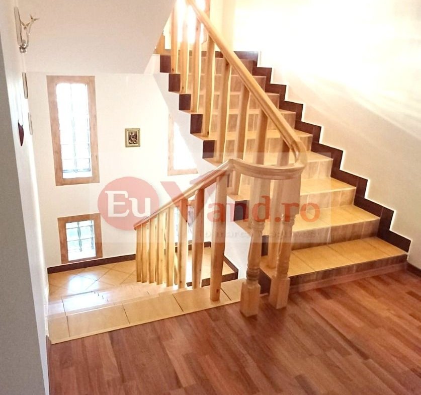 Vila P+1+M, 6 camere, Micro 16, 303 mp utili, teren 406 mp – 272.000 Euro