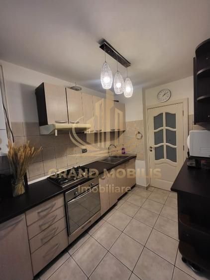 Apartament 4 camere , decomandat,  renovat,centrala proprie,