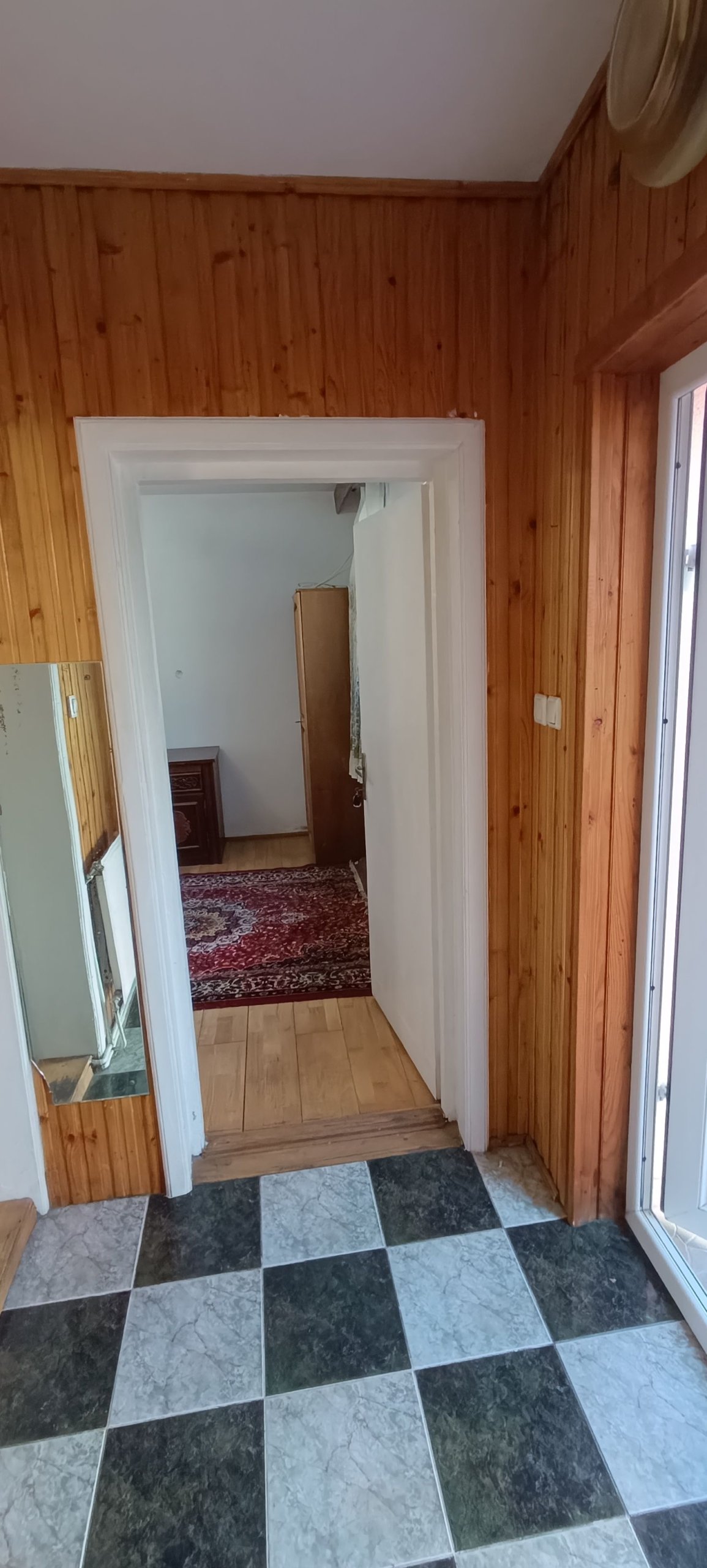 d1cf51cf8dfe4903a758c17581b14c01 Apartament de închiriat la curte comună chiar în Complexul Studențesc