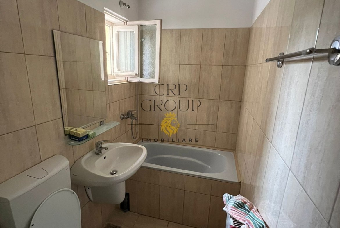 Apartament 4 camere, etaj 1/4, zona Mausoleul Eroilor – Sud