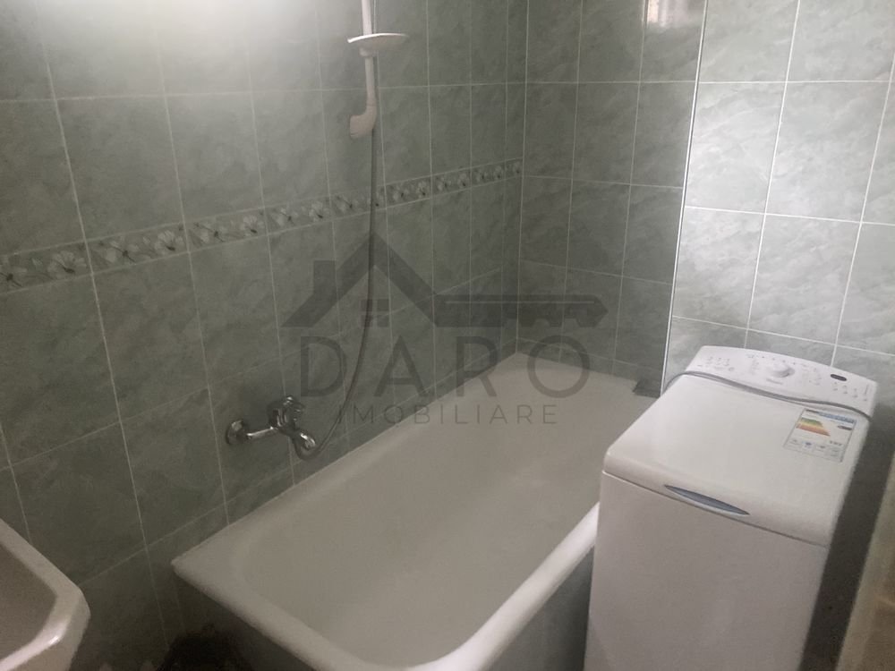 ofrrim spre inchirire  un apartament cu o camera, Strada Banat 3, ap 3